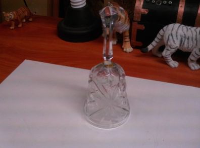 Bell cut glass