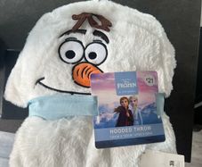 Olaf Hooded throw