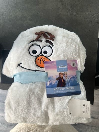 Olaf Hooded throw