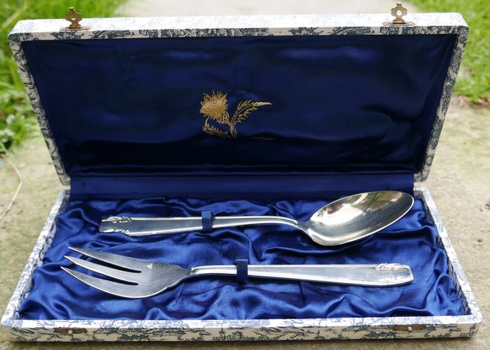 Vintage Set From The Goldsmith's House Le Chardon in its original box