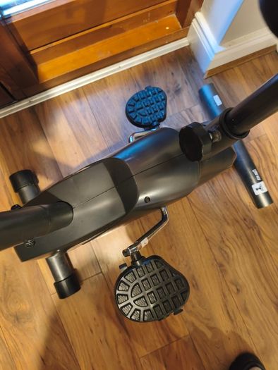 Exercise bike working perfectly only foot straps are missing