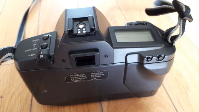 Canon EOS 35mm film camera for sale 700 1000F 5000