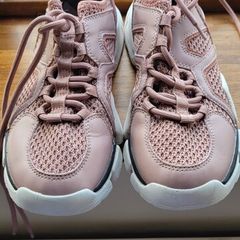 Zara runners size 6
