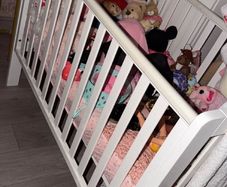 baby cot