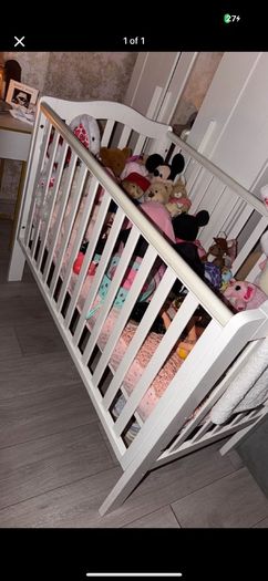 baby cot