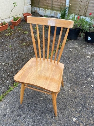 Oak Dining Table and 4 Chairs. One chair broken