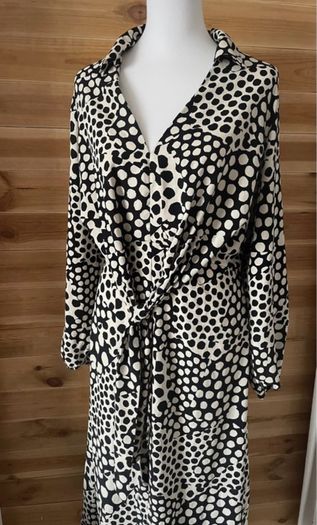 dress River Island long sleeve wrap effect off white and black dots pattern size 38