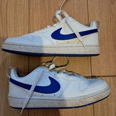 Nike Trainers - Size 5.5 (UK)