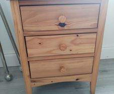 Bedside locker.