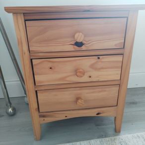 Bedside locker.