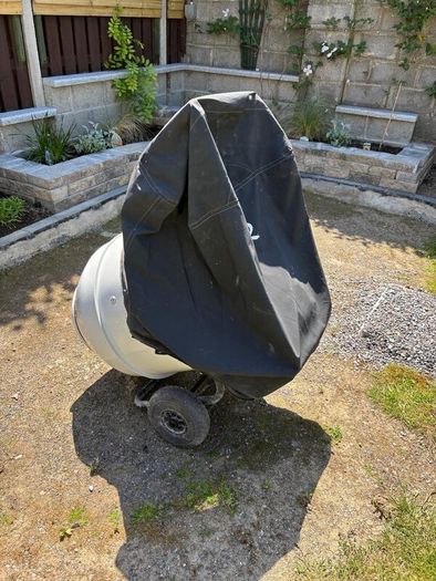 Cement mixer