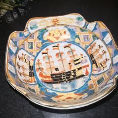Late MEIJI Imari black ship bowl