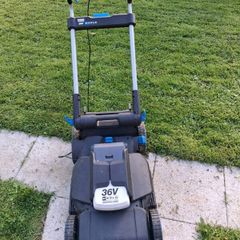 Battery lawnmower