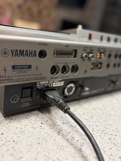 Yamaha AW4416 Professional Audio Workstation + CD-RW Drive