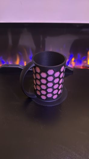 Anti-spill can holder