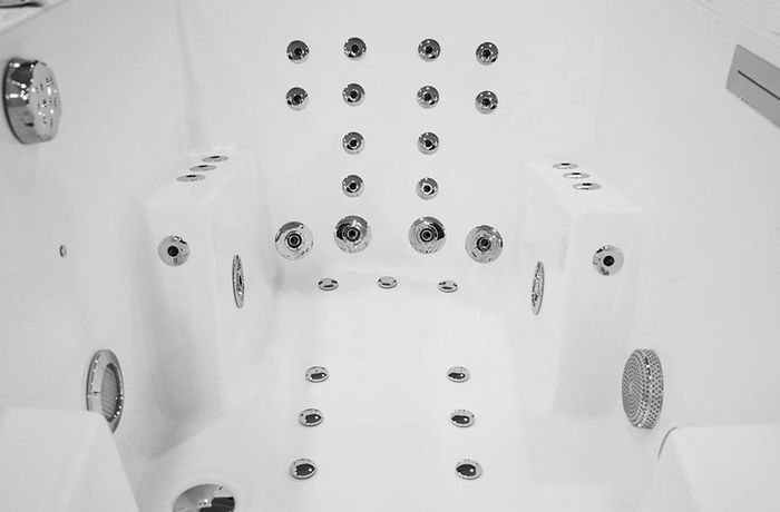 Whirlpool Hydrotherapy Ireland Bath Mistral 0011