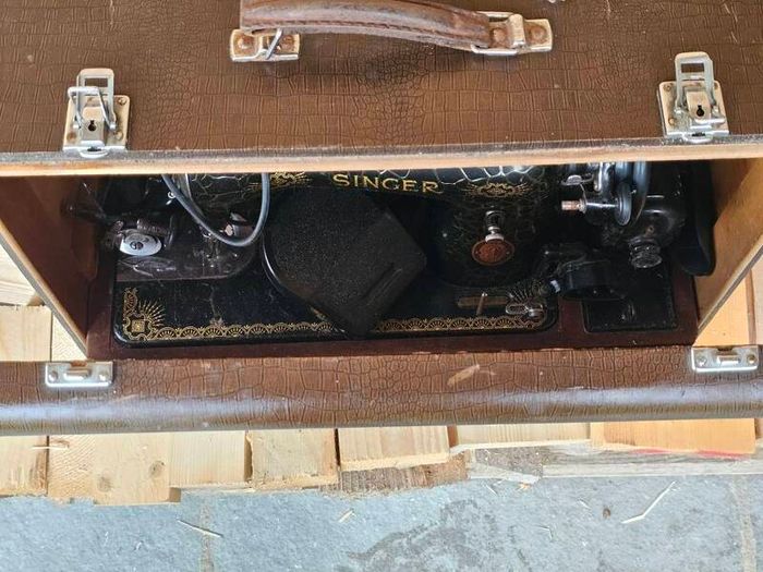 Singer sewing machine