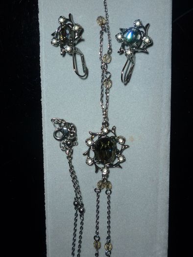 Necklace Pendant Earring Set.  Vintage chain & ear rings
