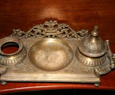 Brass inkwell (29cm x 12cm)