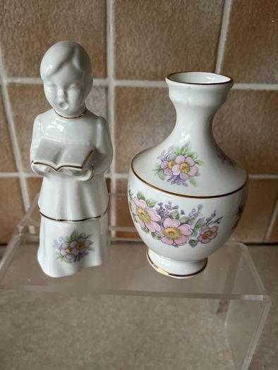Vintage Royal Tara " Irish Blossom " Swan Choir Boy & Vase
