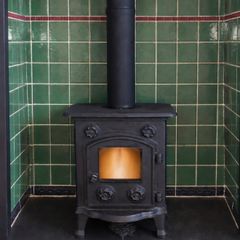 Small 5 kW freestanding stove
