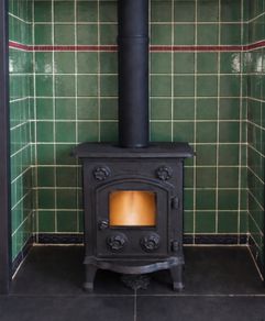Small 5 kW freestanding stove