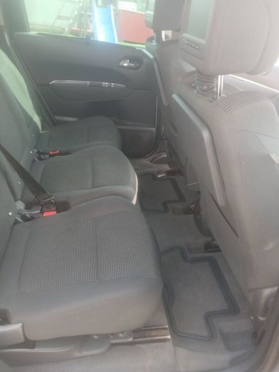 Peugeot 5008 2015.