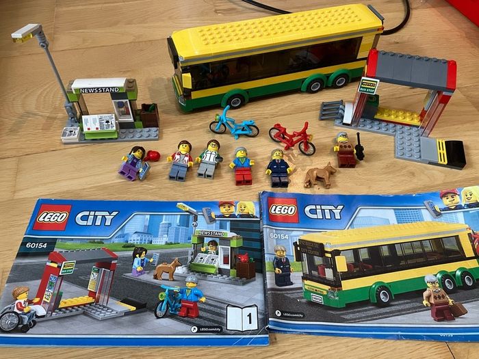 LEGO City Bus Station (60154)