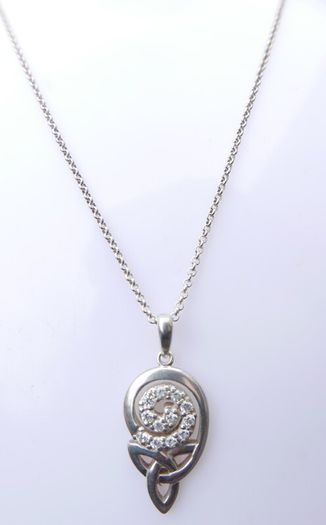 Vintage Celtic Knot Pendant and Necklace length 20" - 5,70g