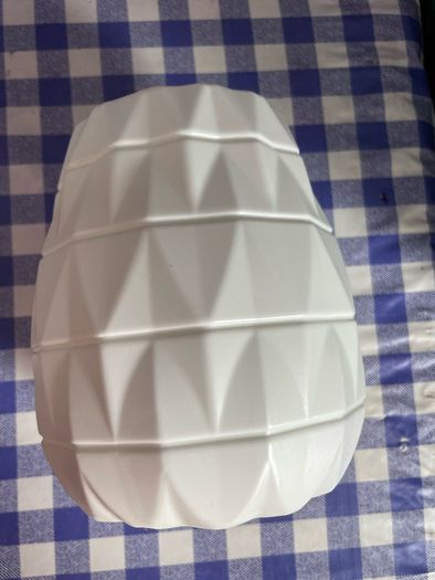 Small white plastic vase - 10L x 6W x 2H centimetres