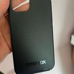otterbox (black) iPhone 12/12 pro