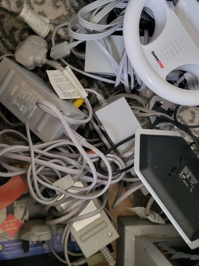 Wii Bundle. Fast Sale No Room