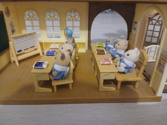 Sylvanian Families Country Tree School and Sylvanian Families Nursery Playmates Babies Set.