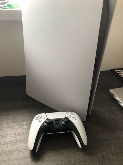 PS5 disk model