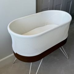 Snoo bassinet