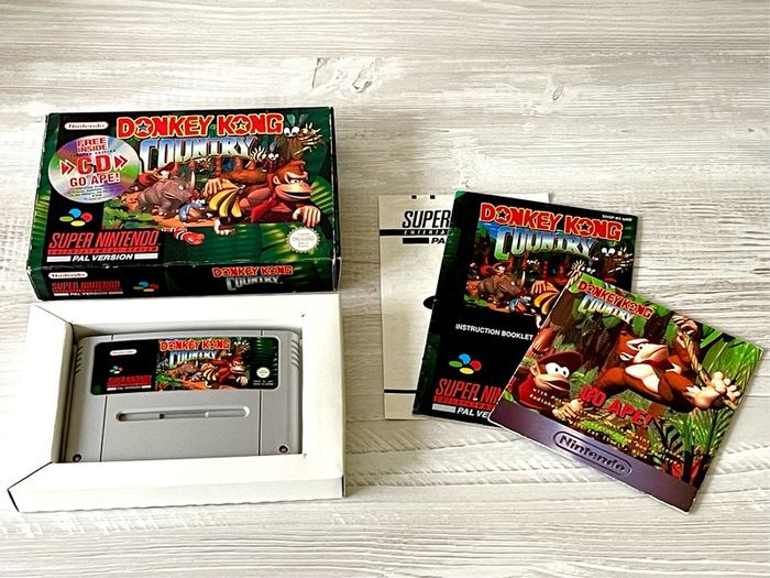 SNES Donkey Kong Country Boxed with Go Ape CD