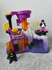 Penguin cave