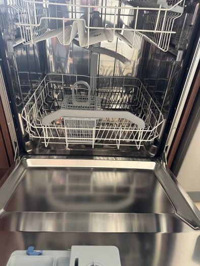 Hotpoint Dishwasher