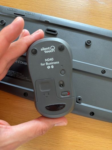 Wireless logitech keyboard and mouse - MK370 MK240