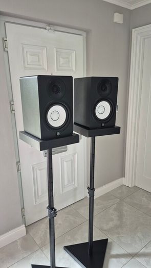 Yamaha HS7 Pair and Stands