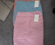 New with tags. 3 colours available. Gorgeous fully lined, knee-length check pencil skirt from Lamicar. Size M (8).