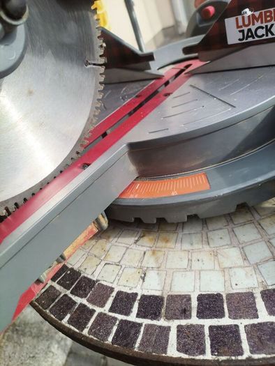 Top Of The Range..LUMBER JACK Sliding double bevel mitre saw