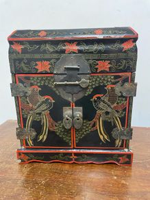 Decorative Chinese Style Lacquered Jewellery Chest with Key