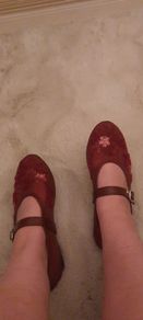 Burgundy sandal with embroided beads, new