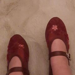 Burgundy sandal with embroided beads, new