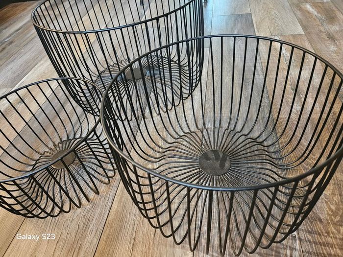 Wire storage baskets