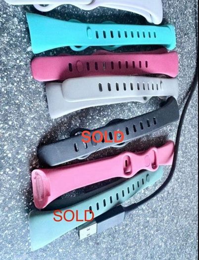 Fitbit Charge 5 / Charge 6 Straps x11 + Charger