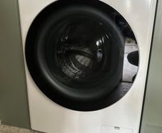 LG ThinQ Washer Dryer 8kg/6kg - Excellent Condition