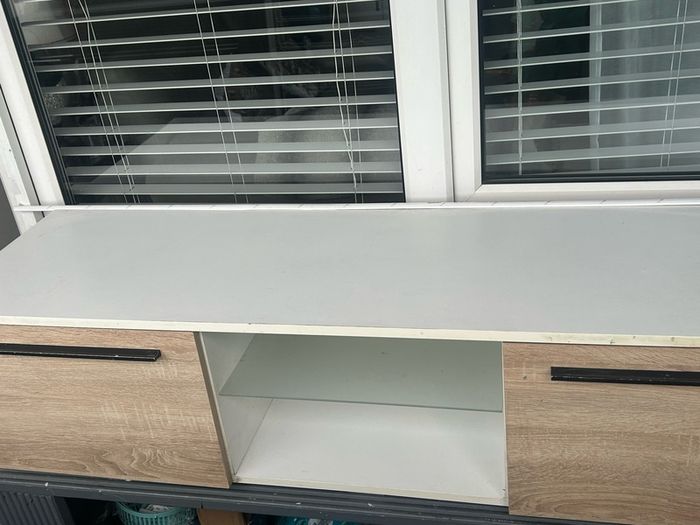 Tv unit