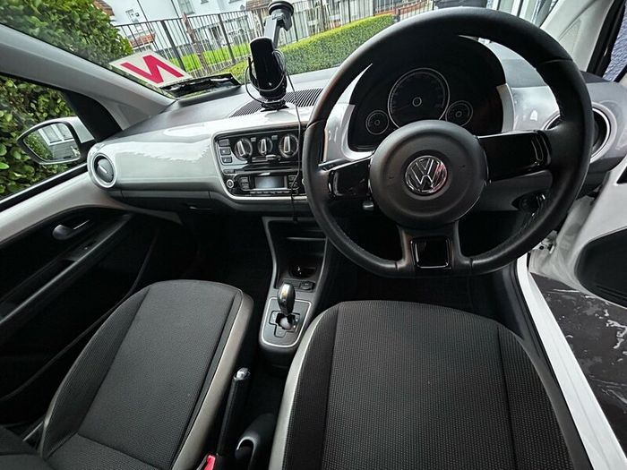 Volkswagen Up Automatic 2015